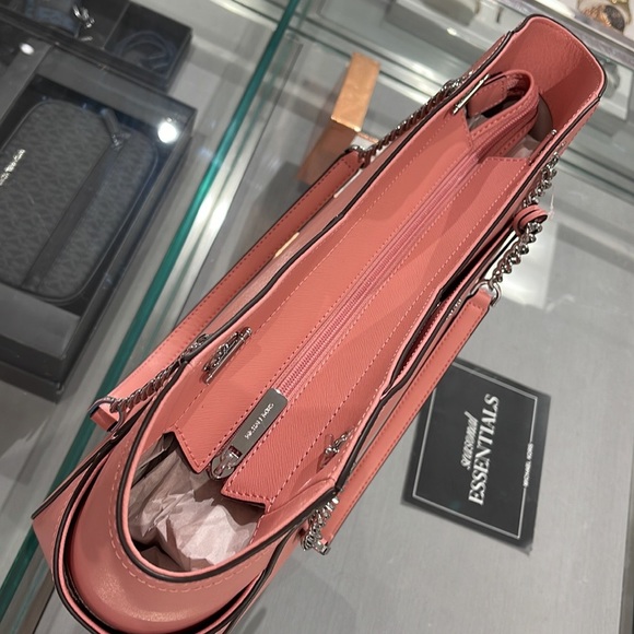 MICHAEL KORS
Jet Set Large X Chain Saffiano Leather Shoulder Tote HandBag
NWT - Picture 7 of 16